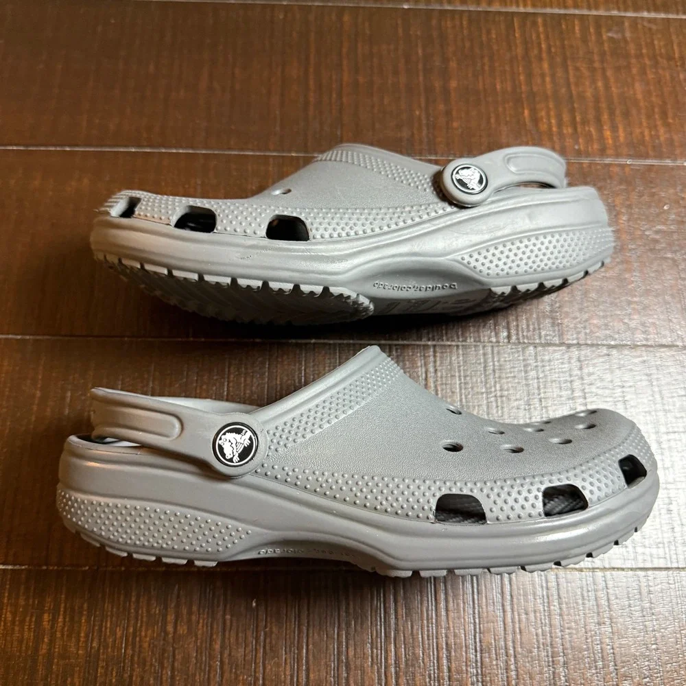 Crocs Classic Clogs Unisex Mens 7 Womens 9 Grey Gray Slip On Comfort Shoes